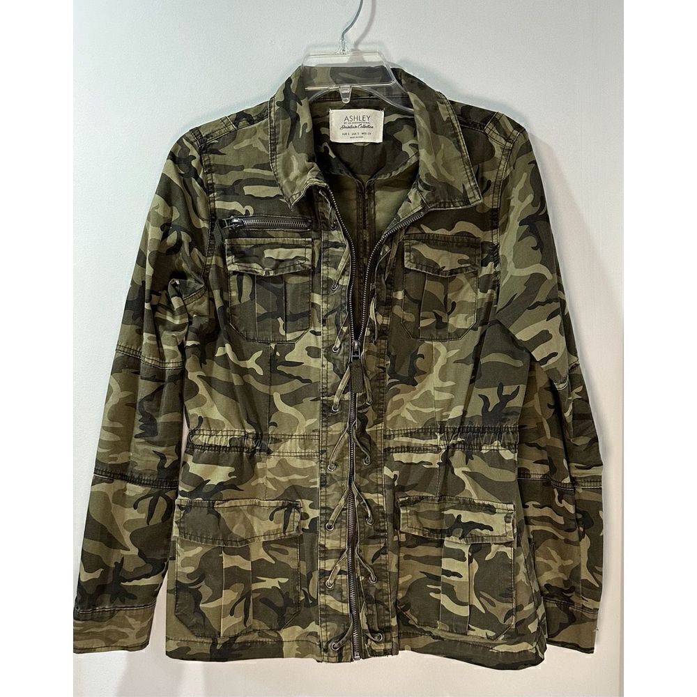 Ashley by 26 International women’s camo utility jacket size Small. #14-1139